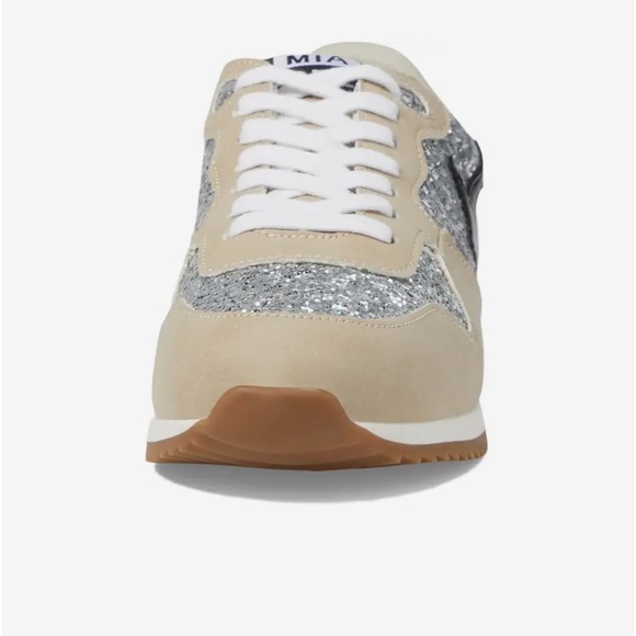 NWT Girls Mia Shoes New in box Size 13 - Picture 4 of 5